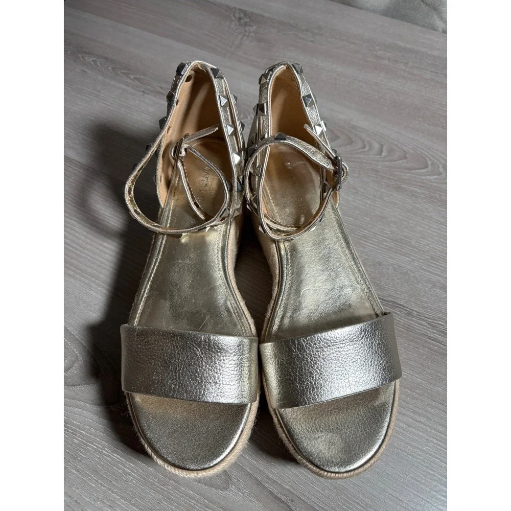 Marc Fisher Size 7 Adalyn Gold Metallic Studded Espadrille Wedge Sandals Boho‎